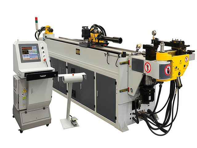 Máquina de flexão de tubo